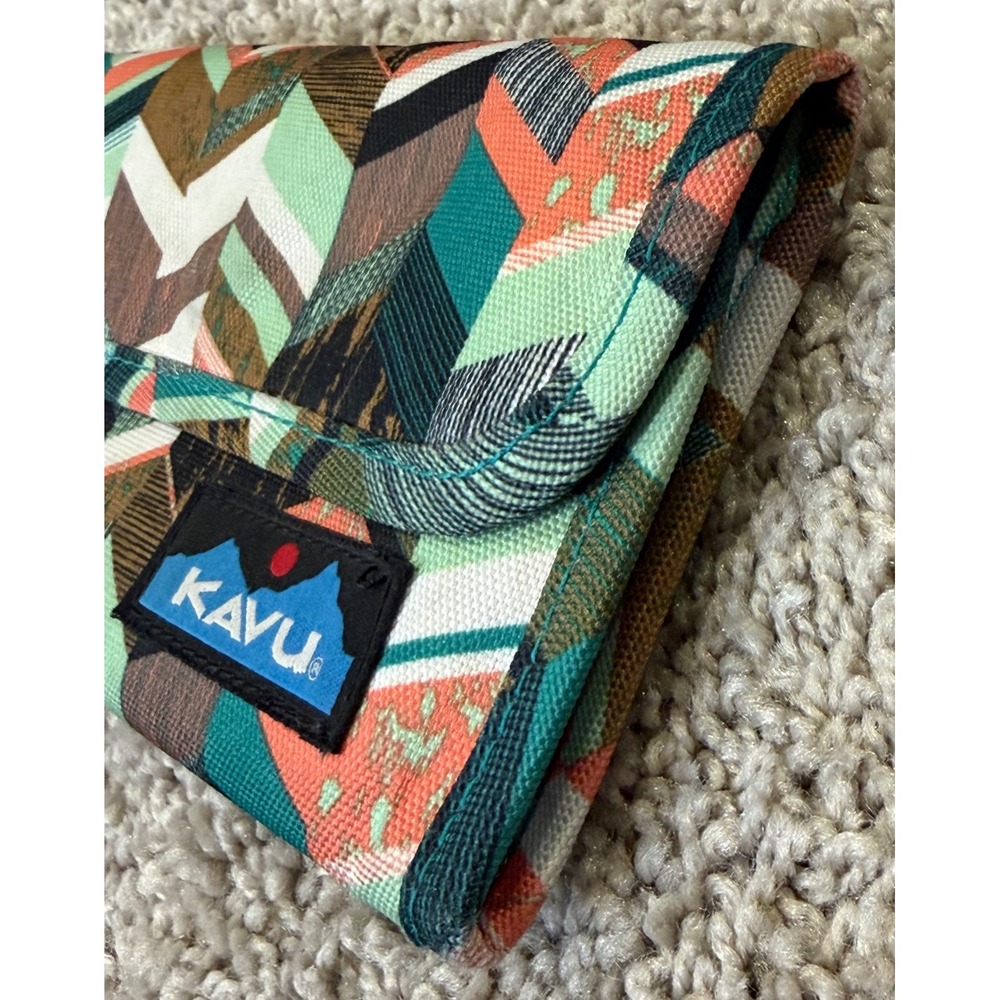 Kavu Big Spender Wallet Canvas Tri-Fold Chevron Geometric Snap Closure - Picture 2 of 9